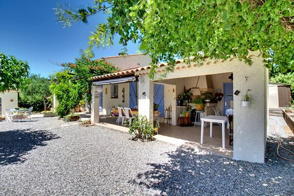A VENDRE EN EXCLUSIVITE ! Maison Vidauban - 80 m2 - piscine - dépendance - quartier calme