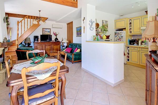 A VENDRE EN EXCLUSIVITE ! Maison Vidauban - 80 m2 - piscine - dépendance - quartier calme