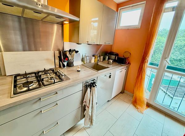 exclusivité Appartement Chaville centre ville 4 pièces ascenseur Dernier étage avec vue panoramique imprenable Balcon, Parking cave