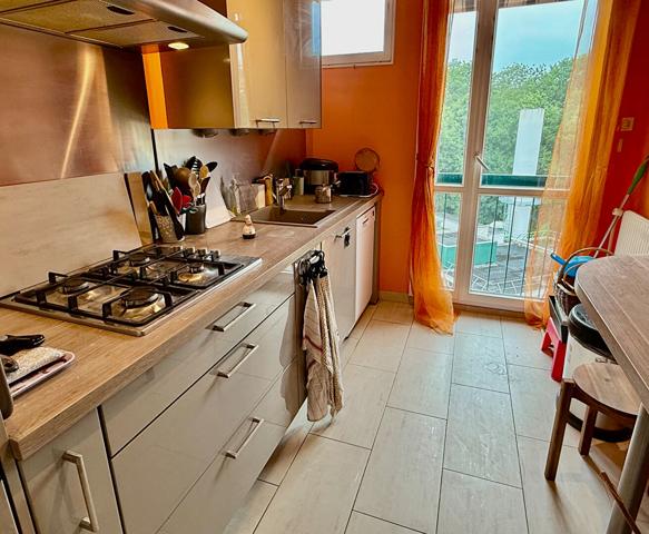 exclusivité Appartement Chaville centre ville 4 pièces ascenseur Dernier étage avec vue panoramique imprenable Balcon, Parking cave