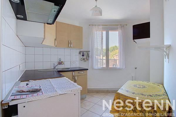 A VENDRE ! LORGUES ! Spacieux T4 de 78 m² en Rez-de-Jardin avec Terrasse Privative