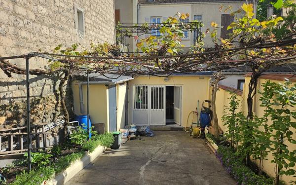 Maison à vendre    6 pièces • 115 m2 Saint-Denis
