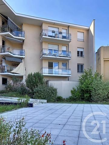 Appartement F2 à vendre  2 pièces - 46,90 m 2   RIOM  - 63