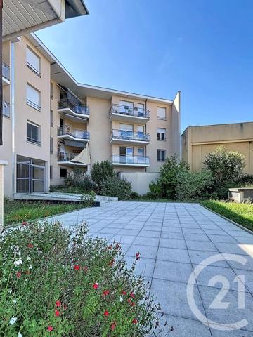 Appartement F2 à vendre  2 pièces - 46,90 m 2   RIOM  - 63