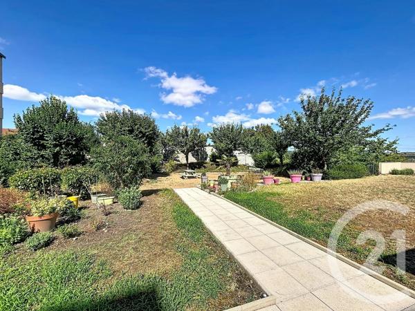 Appartement F2 à vendre  2 pièces - 46,90 m 2   RIOM  - 63