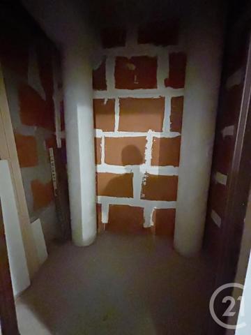 Appartement F2 à vendre  2 pièces - 46,90 m 2   RIOM  - 63