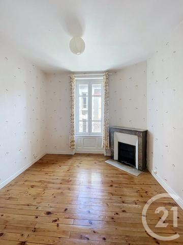 Appartement F2 à vendre  2 pièces - 46,90 m 2   RIOM  - 63