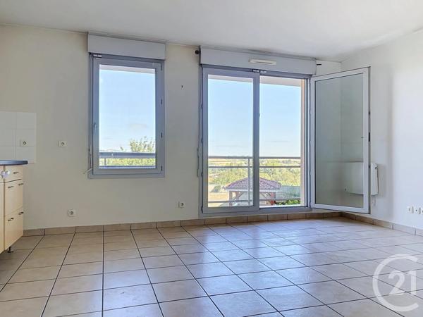 Appartement F2 à vendre  2 pièces - 46,90 m 2   RIOM  - 63