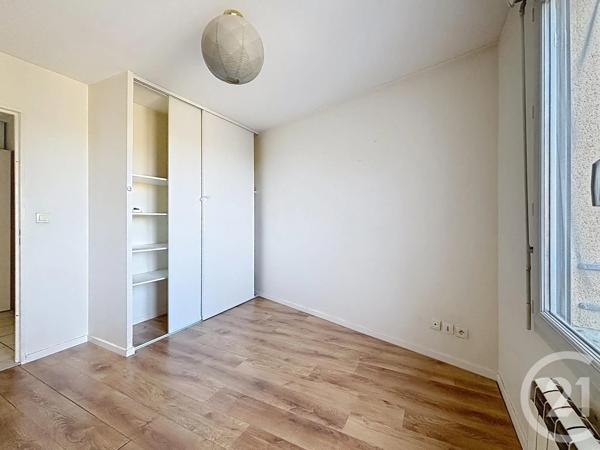 Appartement F2 à vendre  2 pièces - 46,90 m 2   RIOM  - 63