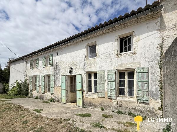 Bâtisse charentaise de 1750 à fort potentiel