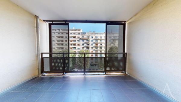 Appartement Grenoble 2 pièces meublé 40 m2 Résidence PLAZA avec terrasse