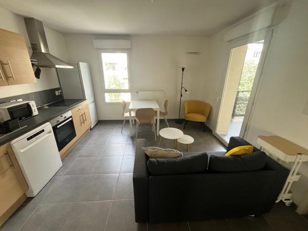 Appartement Grenoble 2 pièces meublé 40 m2 Résidence PLAZA avec terrasse