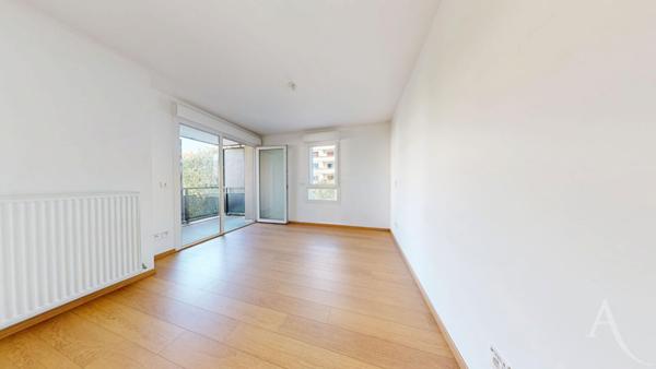 Appartement Grenoble 2 pièces meublé 40 m2 Résidence PLAZA avec terrasse