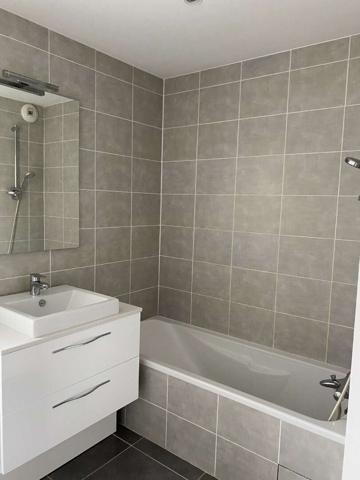 Appartement Grenoble 2 pièces meublé 40 m2 Résidence PLAZA avec terrasse