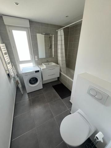 Appartement Grenoble 2 pièces meublé 40 m2 Résidence PLAZA avec terrasse