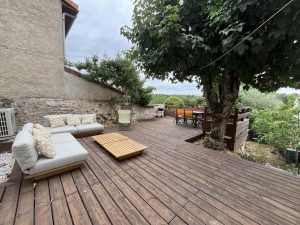 Maison à louer 1 200 € CC Angoulême 3 p 81 m² DPE C
