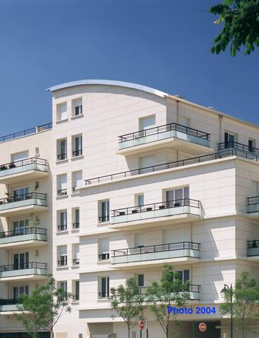 Asnières-sur-Seine (92600) Asnières-sur-Seine : DUPLEX DERNIER ETAGE AVEC TERRASSE sans vis-à-vis, plein sud, trois chambres.