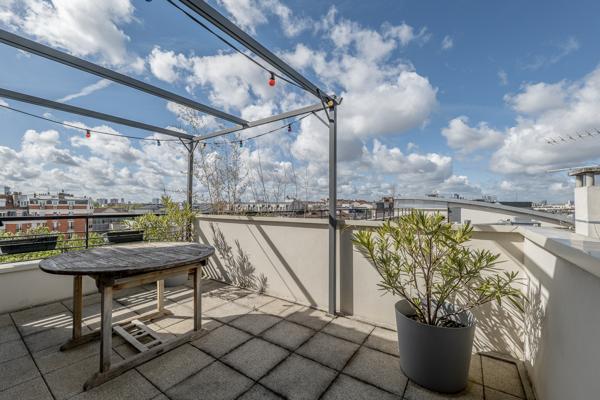 Asnières-sur-Seine (92600) Asnières-sur-Seine : DUPLEX DERNIER ETAGE AVEC TERRASSE sans vis-à-vis, plein sud, trois chambres.