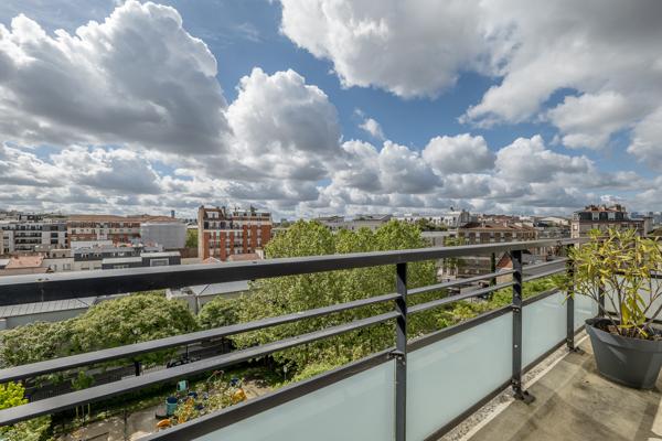Asnières-sur-Seine (92600) Asnières-sur-Seine : DUPLEX DERNIER ETAGE AVEC TERRASSE sans vis-à-vis, plein sud, trois chambres.