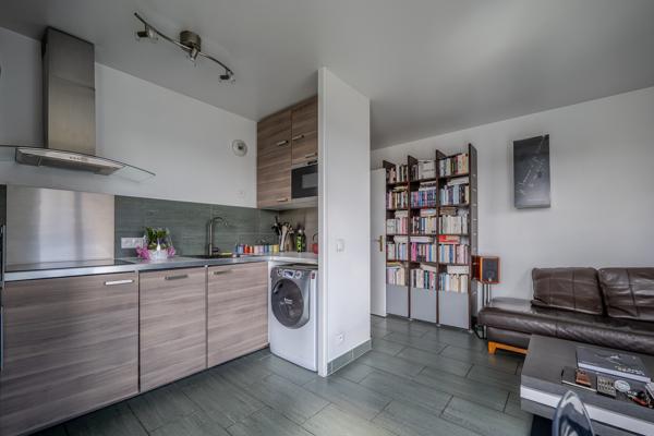 Asnières-sur-Seine (92600) Asnières-sur-Seine : DUPLEX DERNIER ETAGE AVEC TERRASSE sans vis-à-vis, plein sud, trois chambres.