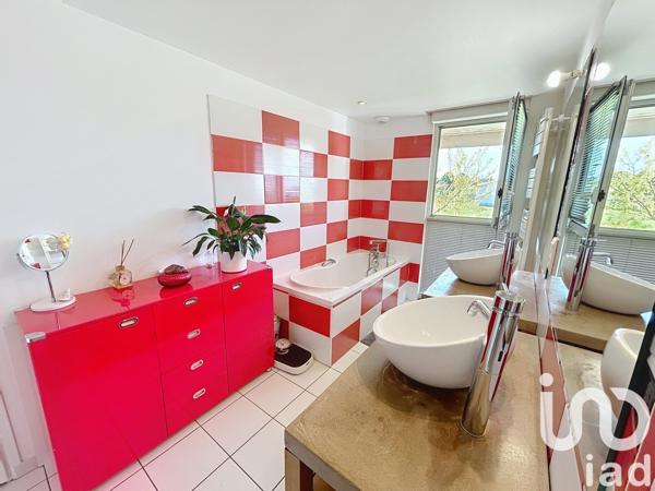 Maison à vendre 5 pièces 155 m² Saint-Saturnin