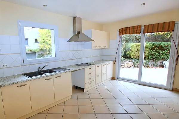 EXCLUSIVITE CHAMALIERES , belle villa avec loctaire en place