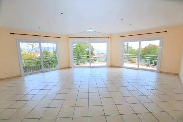 EXCLUSIVITE CHAMALIERES , belle villa avec loctaire en place