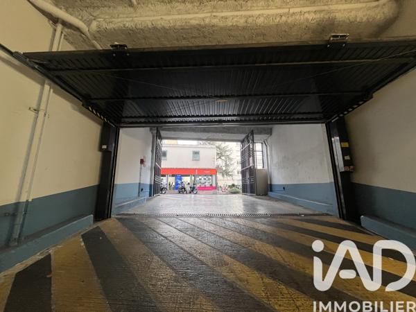 Parking à vendre 13 m² Suresnes