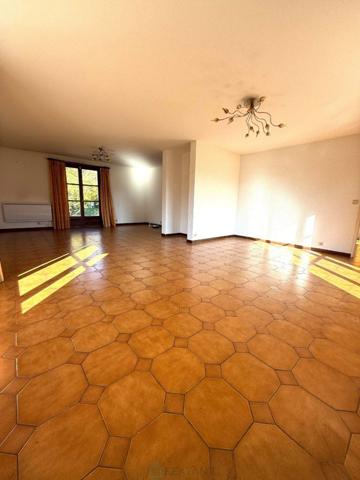 Villa 5 pièces 185 m² Saint-Genis-Pouilly