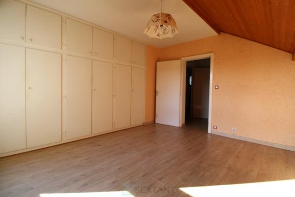Villa 5 pièces 185 m² Saint-Genis-Pouilly