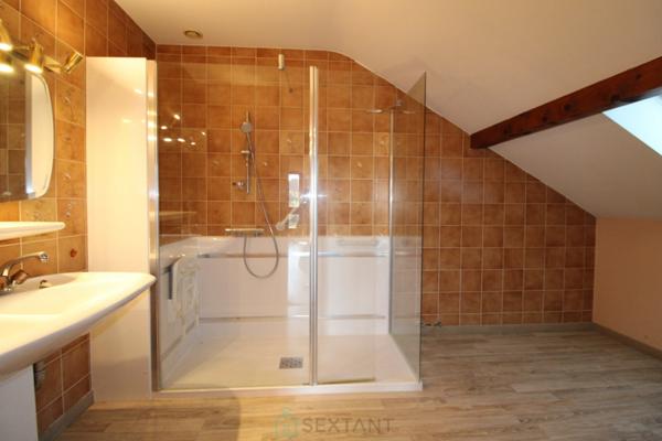 Villa 5 pièces 185 m² Saint-Genis-Pouilly