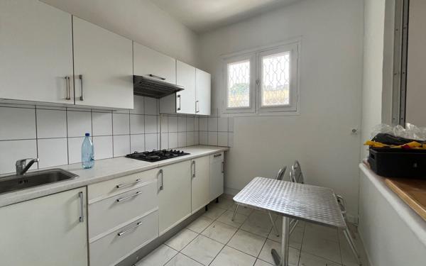 Appartement à louer    3 pièces • 52 m2 Fort-de-France