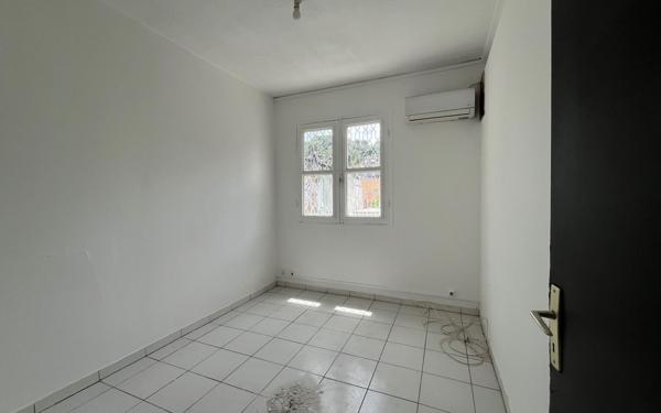 Appartement à louer    3 pièces • 52 m2 Fort-de-France