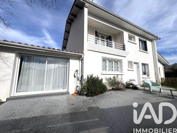 Maison à vendre 8 pièces 165 m² Saint-Pierre-du-Mont