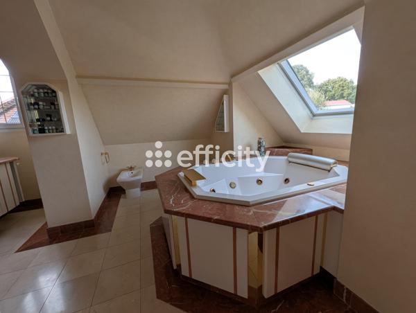 Maison 10 pièces - 240 m²