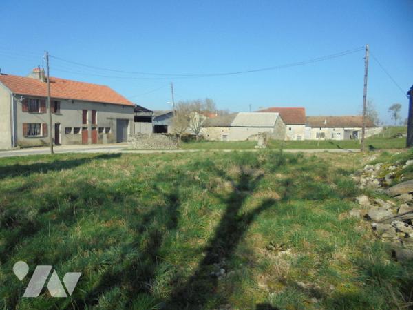 Deux terrains situés au coeur d'un village de toute tranquillité