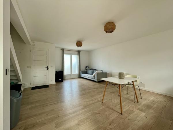 Maison
         3 pièces
        - 66 m² Exclusivité 215 000 € *