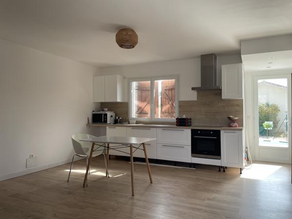 Maison
         3 pièces
        - 66 m² Exclusivité 215 000 € *