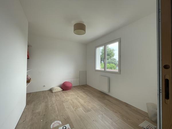 Maison
         3 pièces
        - 66 m² Exclusivité 215 000 € *