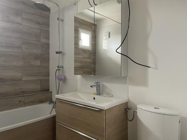 Maison
         3 pièces
        - 66 m² Exclusivité 215 000 € *