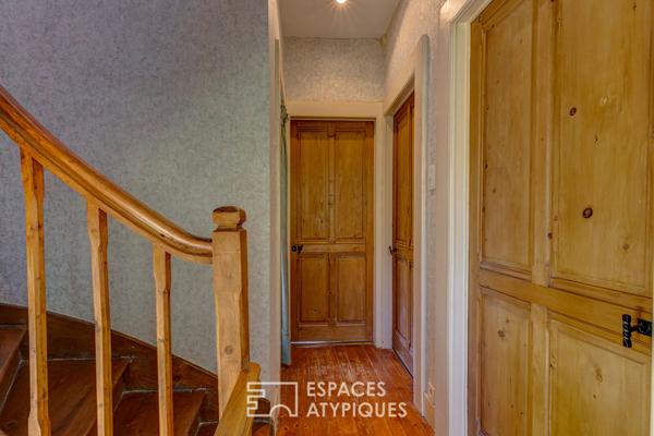 Maison Néo-Victorienne, vue lac avec dépendance