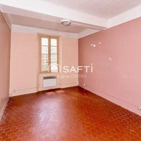 AUTHENTIQUE BATISSE EN PIERRE A RENOVER - 5/6 PIECES avec COMBLES + 2 GARAGES
