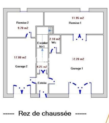 AUTHENTIQUE BATISSE EN PIERRE A RENOVER - 8 PIECES avec COMBLES & GARAGES