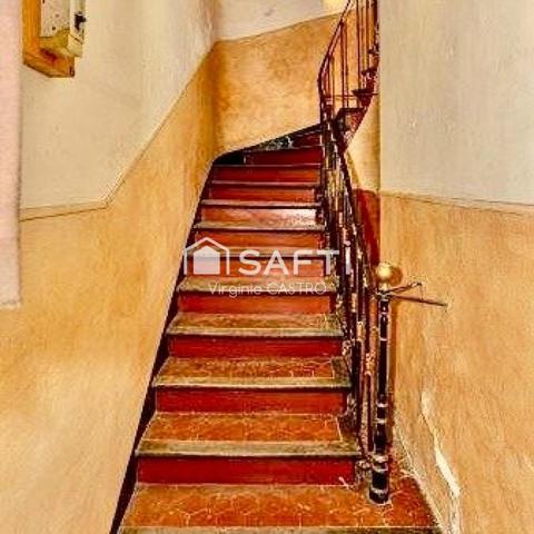 AUTHENTIQUE BATISSE EN PIERRE A RENOVER - 8 PIECES avec COMBLES & GARAGES