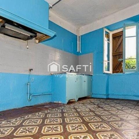 AUTHENTIQUE BATISSE EN PIERRE A RENOVER - 8 PIECES avec COMBLES & GARAGES