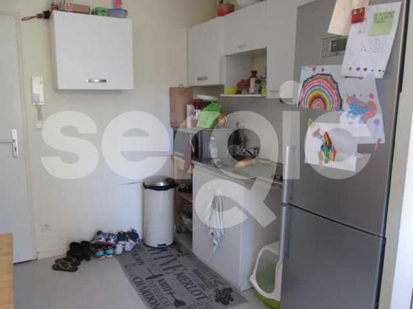Location 2 Pieces 32 80080 Amiens 25 0479 01 0077