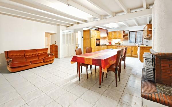 Maison à vendre    6 pièces •  Montricoux