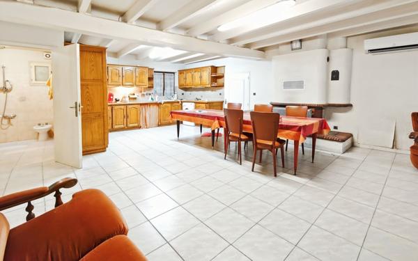 Maison à vendre    6 pièces •  Montricoux