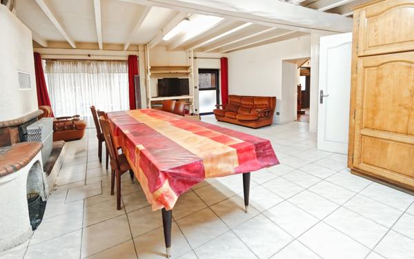 Maison à vendre    6 pièces •  Montricoux