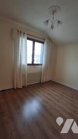 Sur la commune de LIVRY-GARGAN (Seine-Saint-Denis) Maison de 5PP et sous-sol aménagé